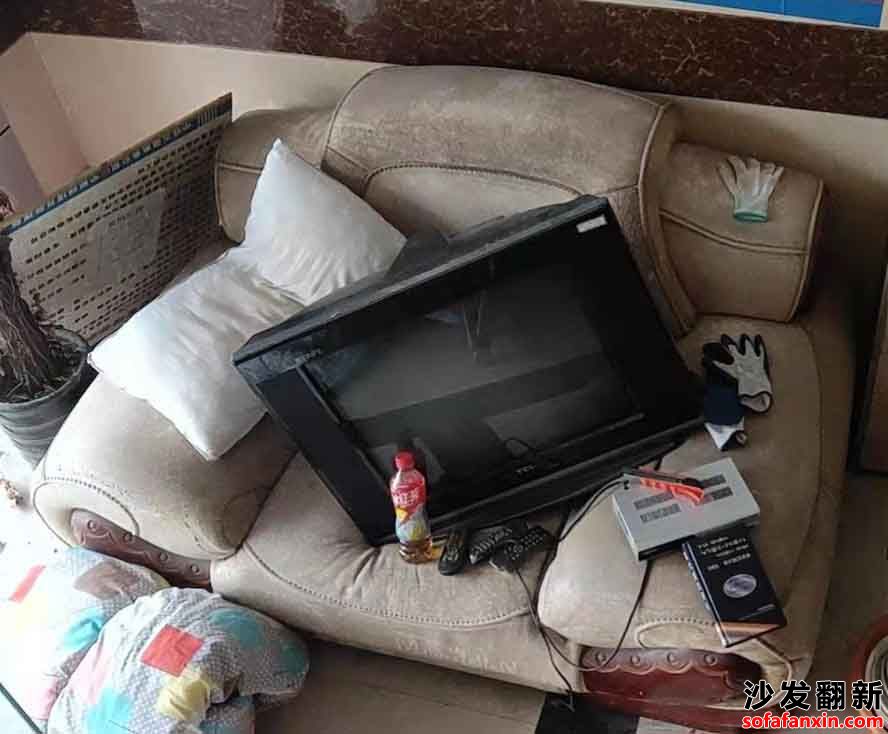 采購南寧玉洞老款沙發(fā)換皮翻